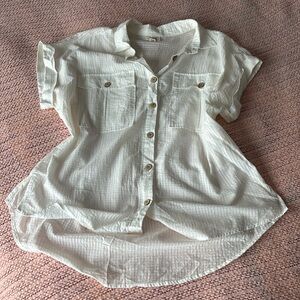 White Gingham Buttoned Short Sleeve Top